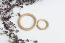 Load image into Gallery viewer, Set of wooden Rings 5 pack (Medium and Large)
