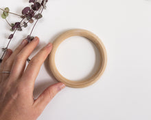 Load image into Gallery viewer, Set of wooden Rings 5 pack (Medium and Large)
